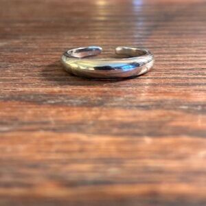 Elegant Silver Tone Ring